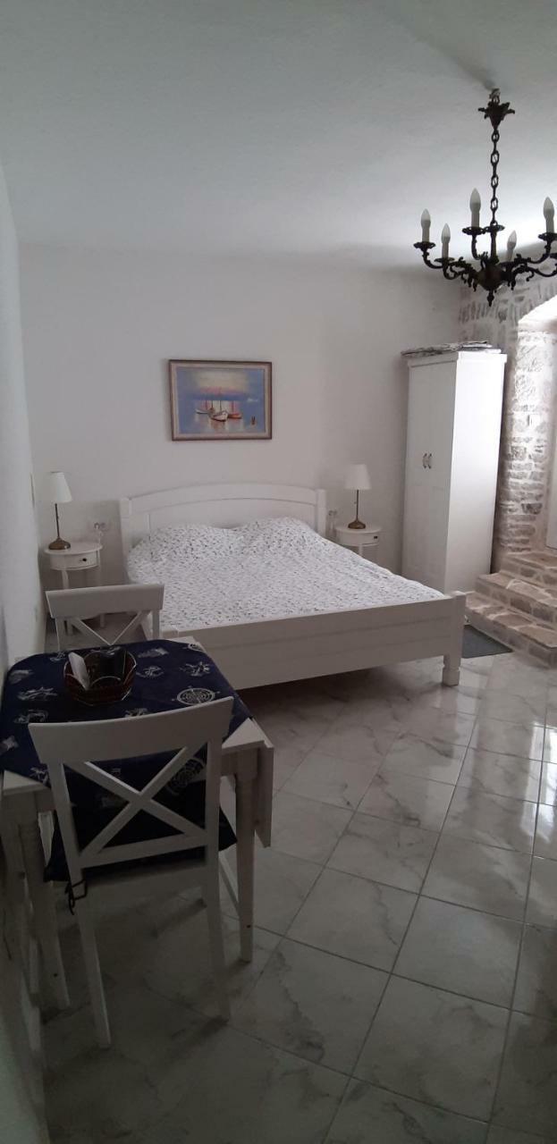 Guesthouse Žmukić Perast Eksteriør billede